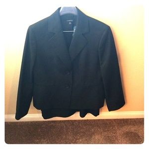 Must go by 8/10!Suit with jacket, pants and skirt.